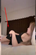 Sengaja Perlihatkan Jembut Meki Oaza Binal Instagram